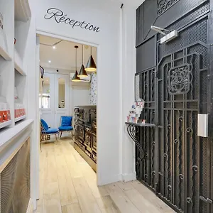 *** فندق Riviera Elysees فرنسا