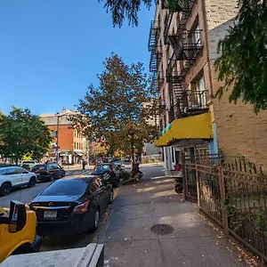 Fawlty Towers In Williamsburg Homestay New York