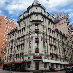 Senator Victory Square Aparthotel