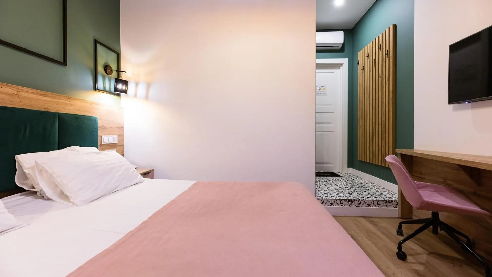 Partner Guest House Baseina Kyiv 0*,  Ukraine